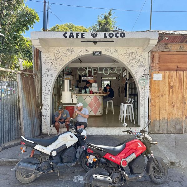 The-Coffeevine-Cafe-loco-guatemala-panajachel-1